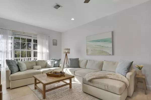 Palm Beach Gardens, FL 33418,4557 S Artesa WAY