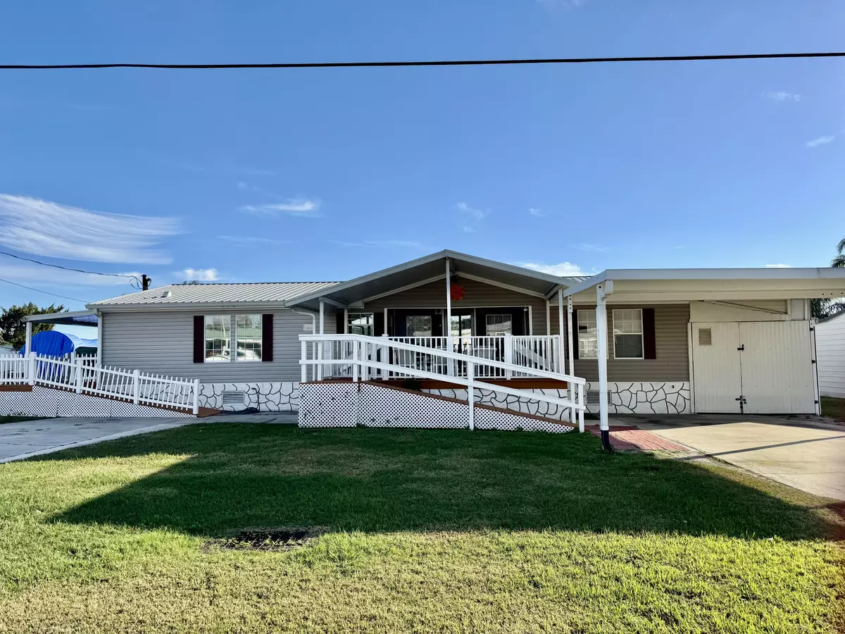 Okeechobee, FL 34974,2132 SE 29th ST