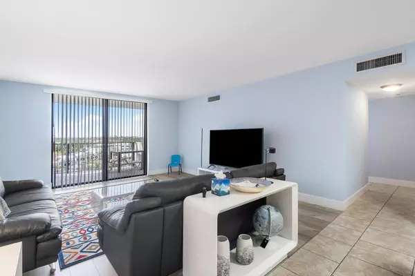 North Palm Beach, FL 33408,1200 Marine WAY 915 (Ph7)