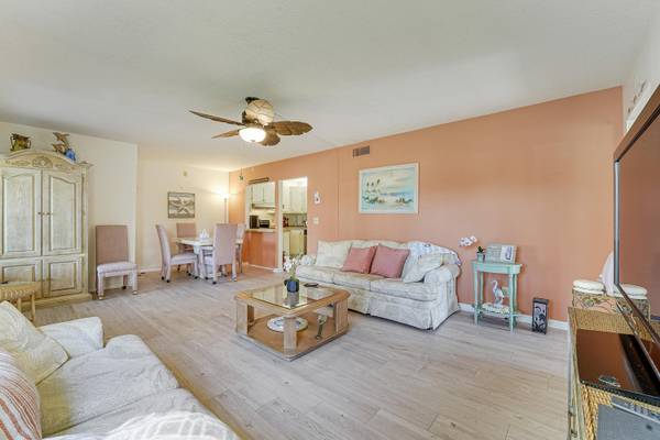 Greenacres, FL 33463,327 Knotty Pine CIR D-1