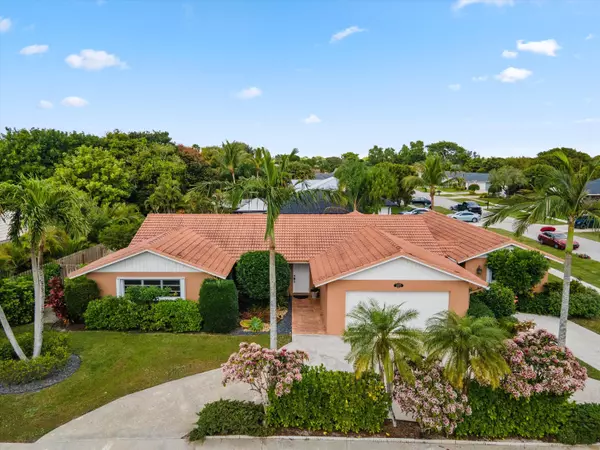 1805 The 12th Fairway, Wellington, FL 33414