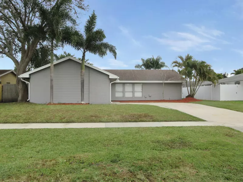 5321 Fox Valley TRL, Lake Worth, FL 33463