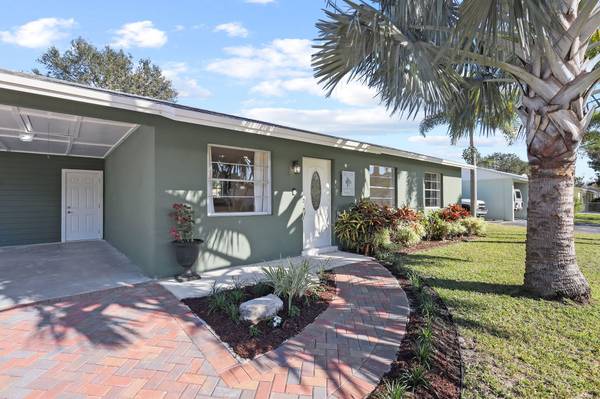 1009 Mohican BLVD, Jupiter, FL 33458