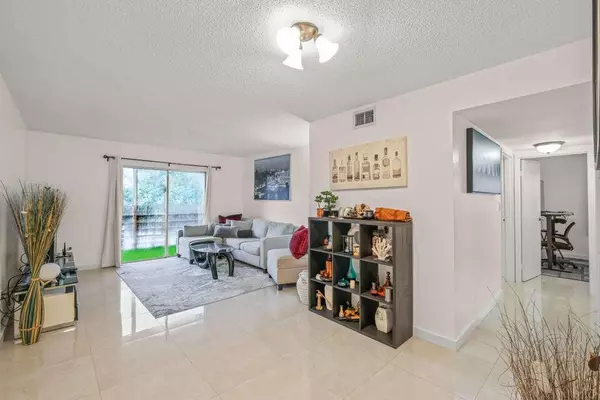 Deerfield Beach, FL 33064,4314 NW 9th Avenue 4-3c