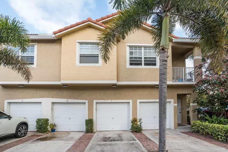 102 Lighthouse CIR I, Tequesta, FL 33469