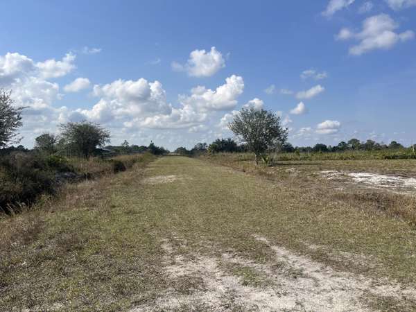 Okeechobee, FL 34972,16814 NW 296th ST