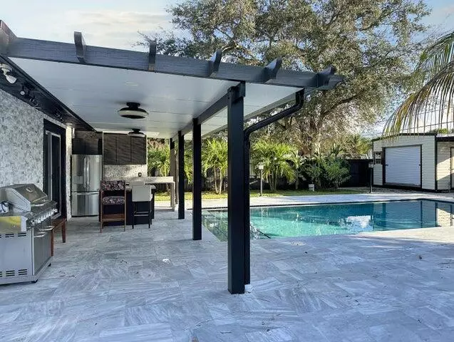 Plantation, FL 33317,960 SW 49th TER