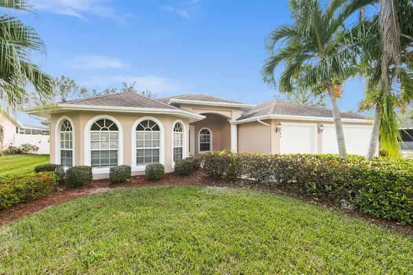 Port Saint Lucie, FL 34983,386 SW De Gouvea TER