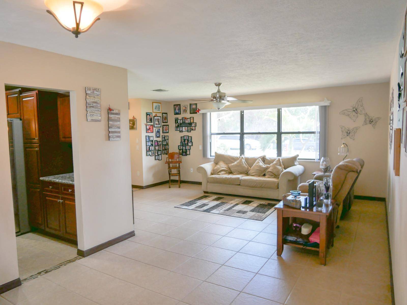 Port Saint Lucie, FL 34983,505 SE Fallon DR