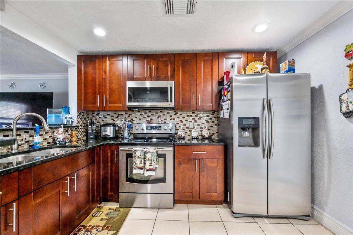 West Palm Beach, FL 33405,518 El Prado