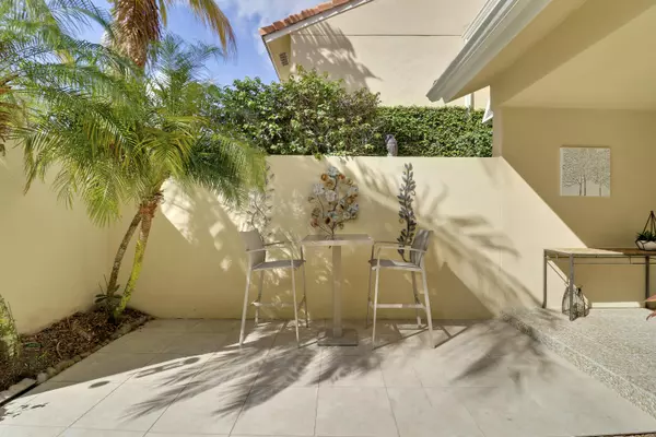 Palm Beach Gardens, FL 33418,204 Old Meadow WAY