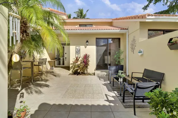 Palm Beach Gardens, FL 33418,204 Old Meadow WAY