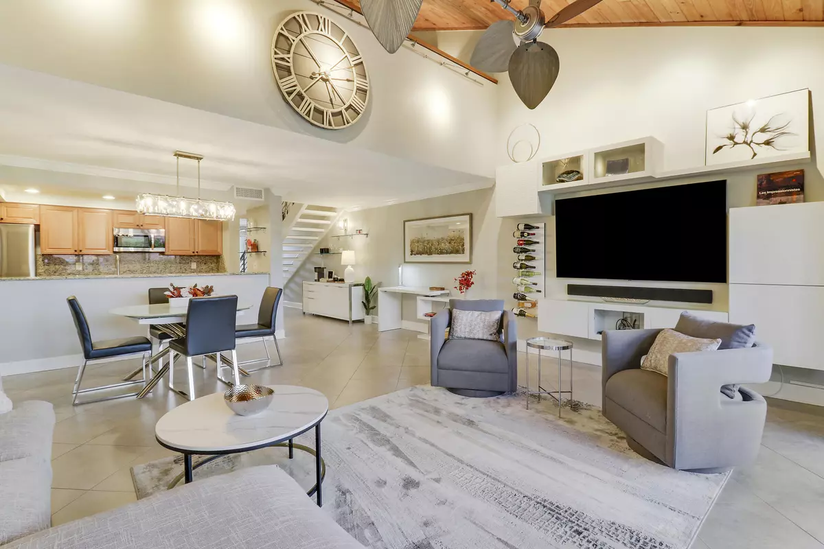 Palm Beach Gardens, FL 33418,204 Old Meadow WAY