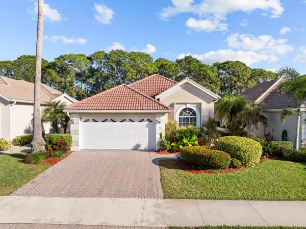 906 SW Munjack CIR, Port Saint Lucie, FL 34986