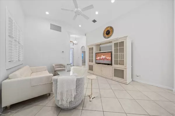 Fort Pierce, FL 34951,5722 Sterling Lake DR