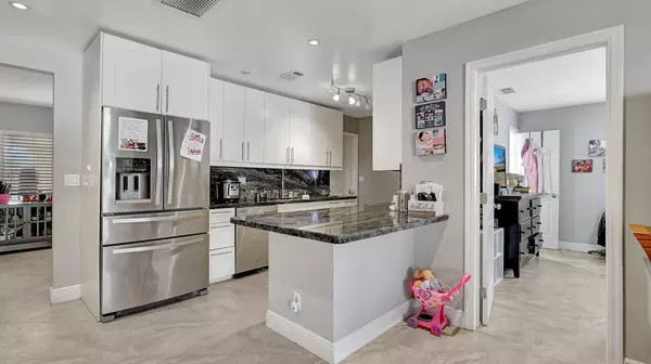 Hollywood, FL 33024,6830 Simms ST