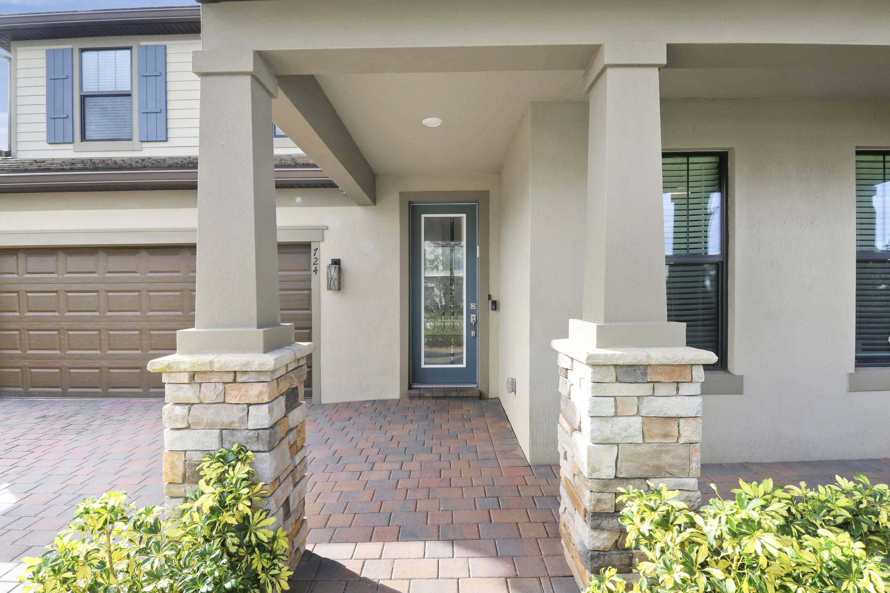 Port Saint Lucie, FL 34984,724 SE Boboli WAY