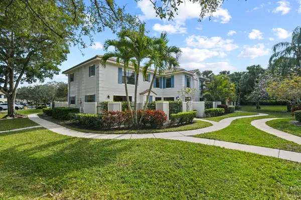 Palm Beach Gardens, FL 33418,359 Prestwick CIR 4