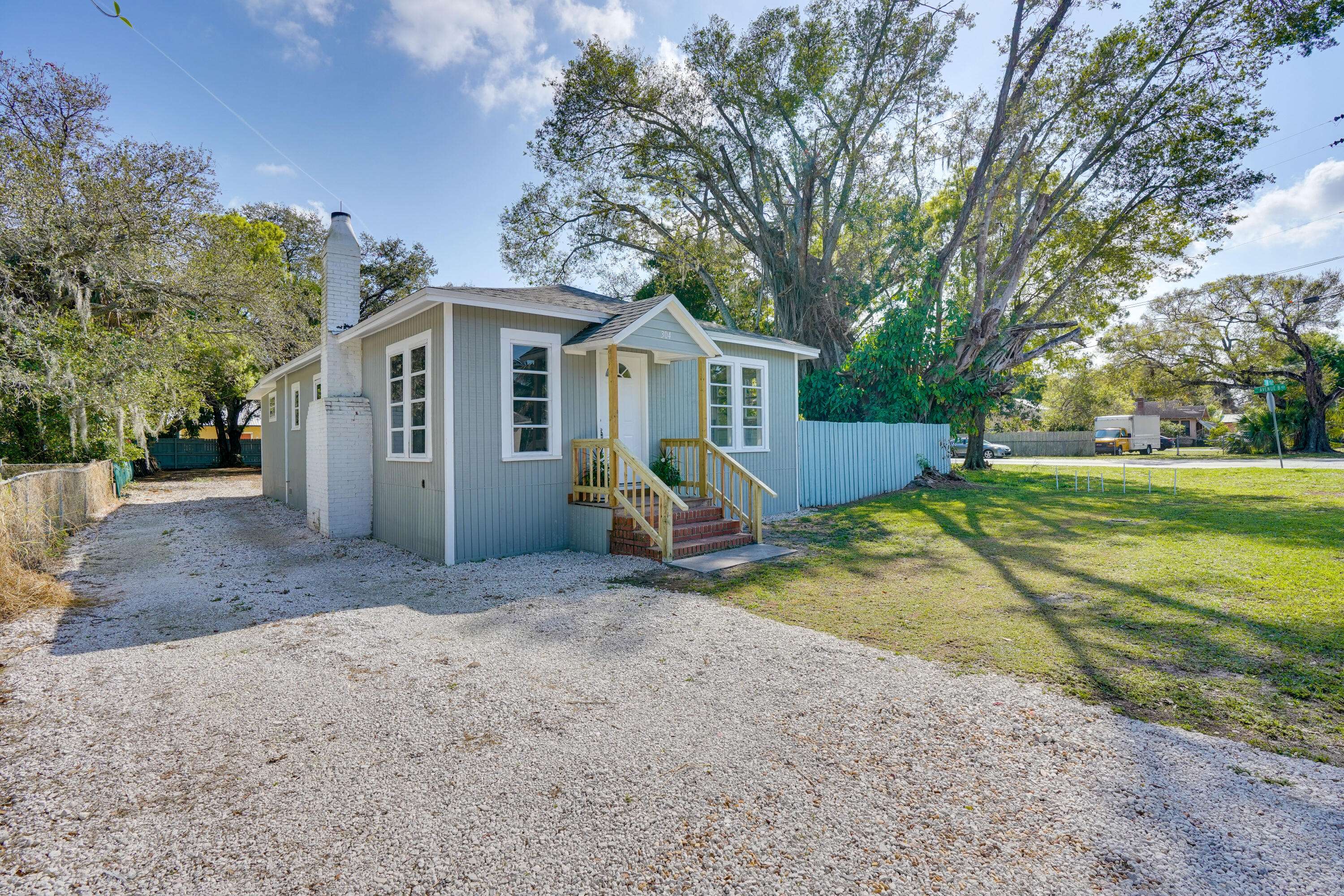 Fort Pierce, FL 34950,304 N 15th ST