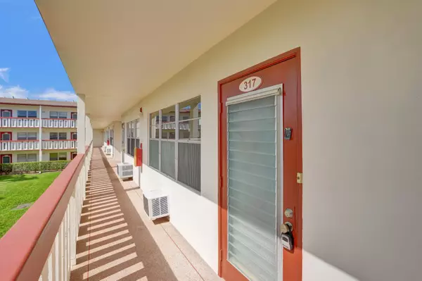 317 Brighton H 317, Boca Raton, FL 33434