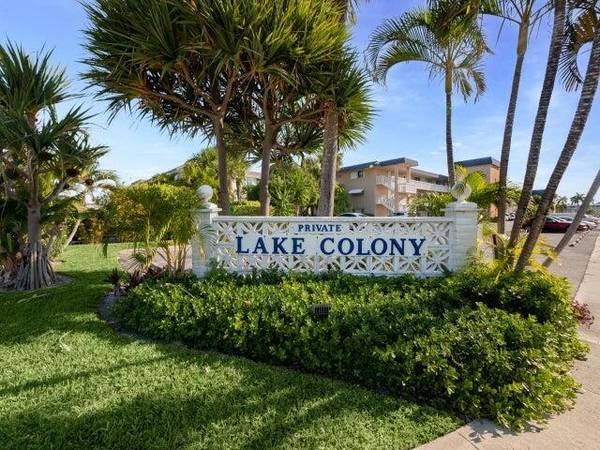 131 Doolen CT 302, North Palm Beach, FL 33408