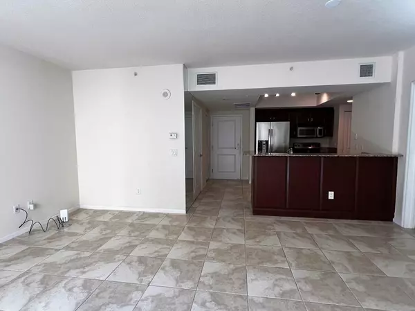 West Palm Beach, FL 33401,403 S Sapodilla AVE 203