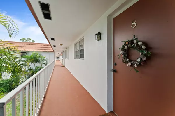 Stuart, FL 34996,2600 SE Ocean BLVD Dd-8
