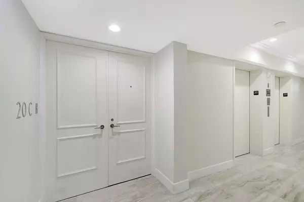 Riviera Beach, FL 33404,5080 N Ocean DR 20c