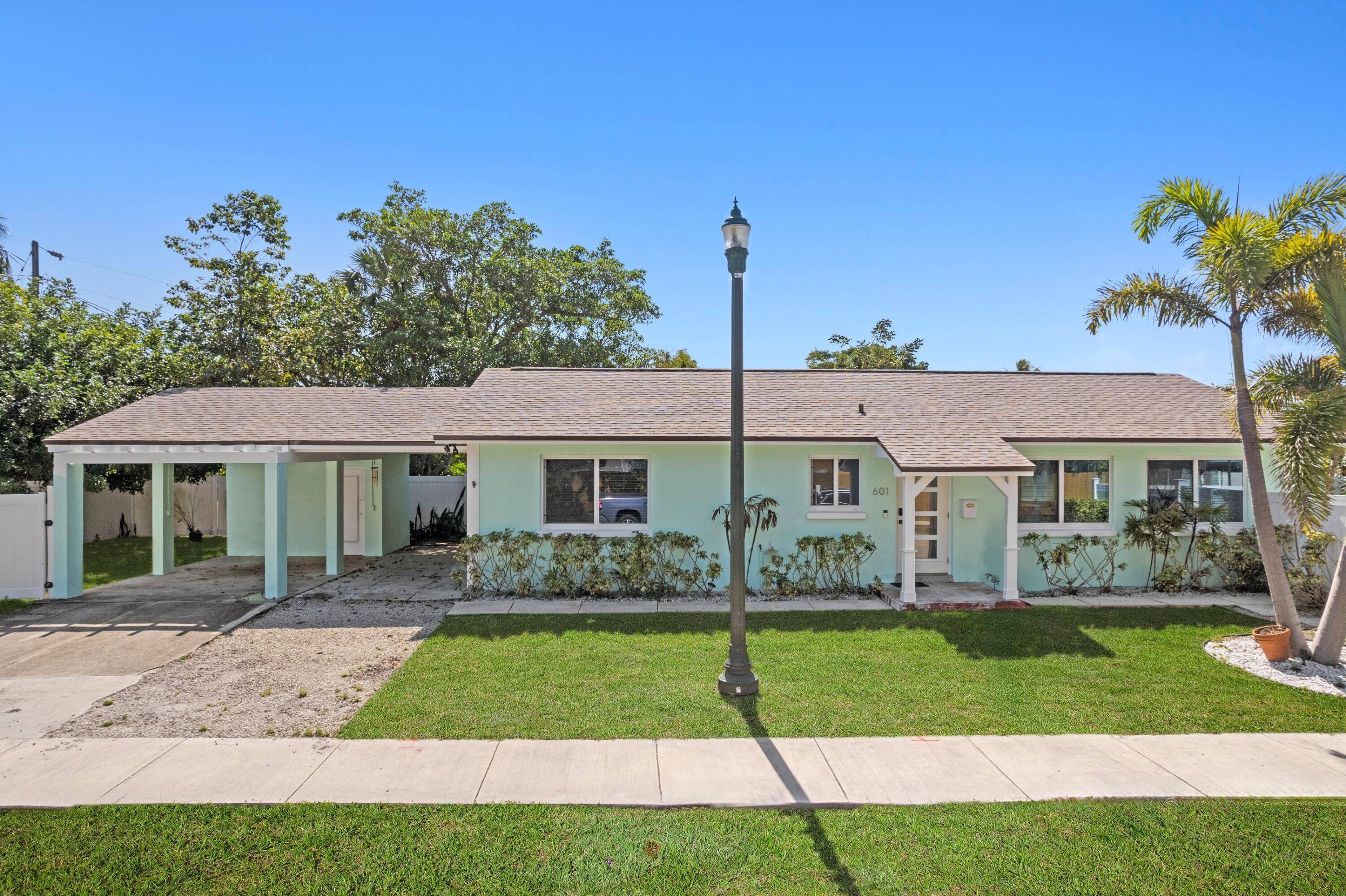 601 SE 3rd AVE, Delray Beach, FL 33483