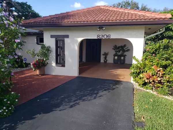 8206 Casa Del Lago 23-A, Boca Raton, FL 33433