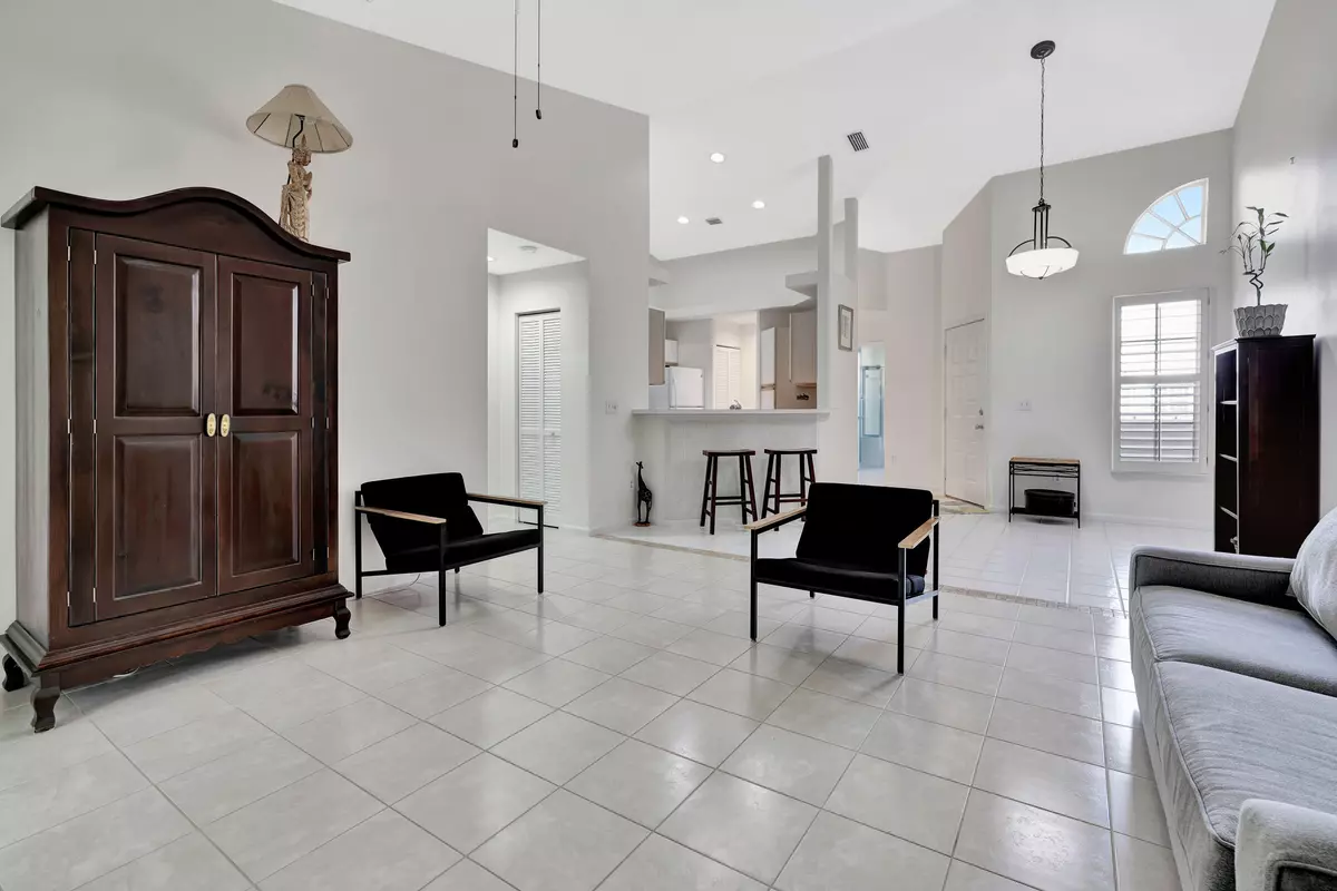 Jupiter, FL 33458,202 Muirfield CT E
