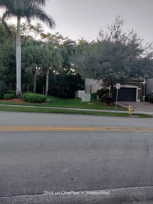 Tamarac, FL 33319,5607 NW 50 TER
