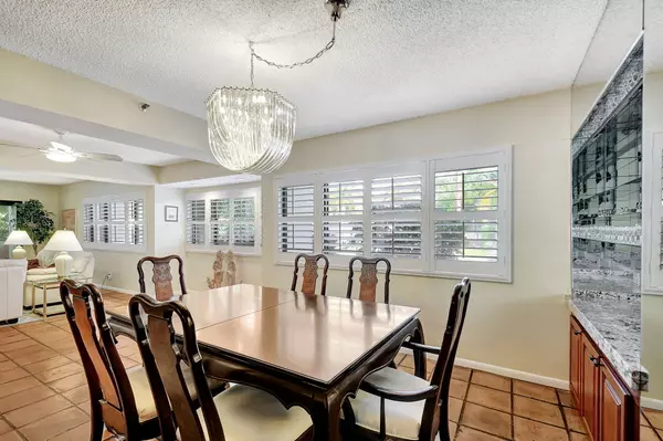Juno Beach, FL 33408,318 Oak Harbour DR 318