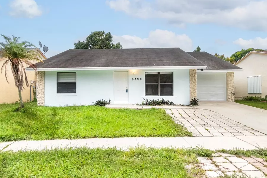 5790 E Ithaca CIR, Lake Worth, FL 33463