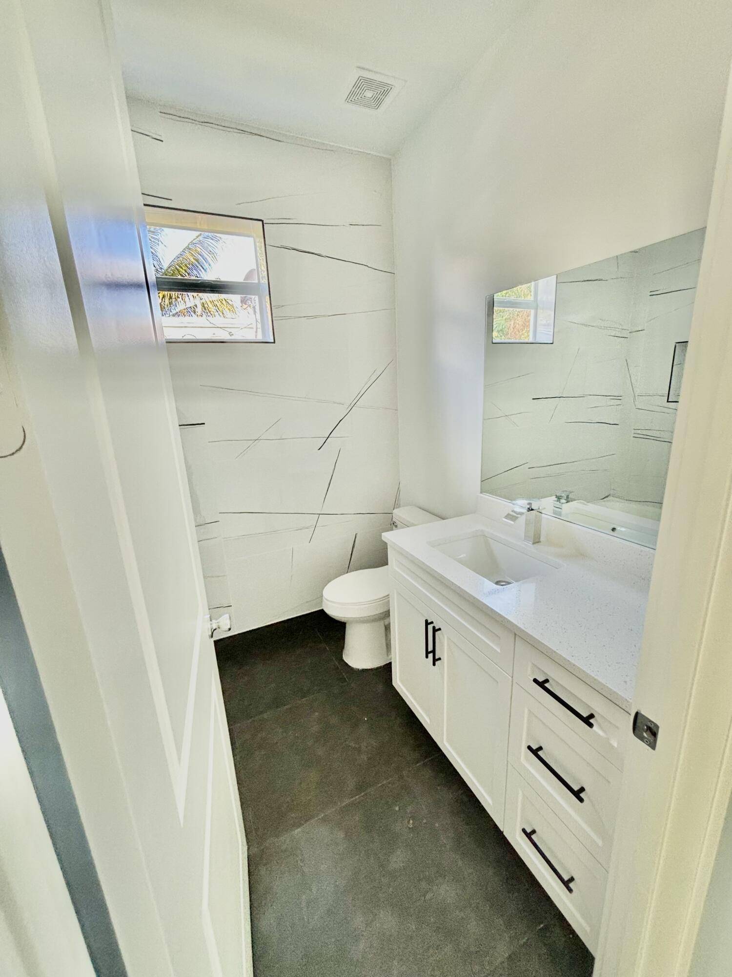 Lantana, FL 33462,1192 Highview RD