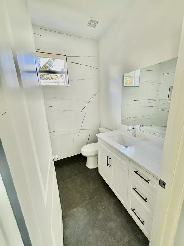 Lantana, FL 33462,1192 Highview RD