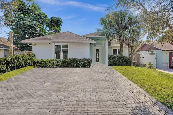 5832 Orange RD,  West Palm Beach,  FL 33413