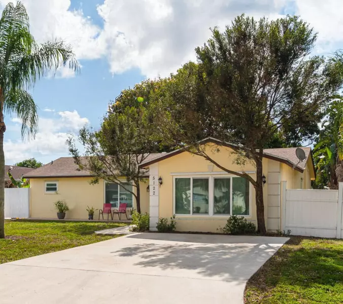 5122 Pine Tree DR, Delray Beach, FL 33484