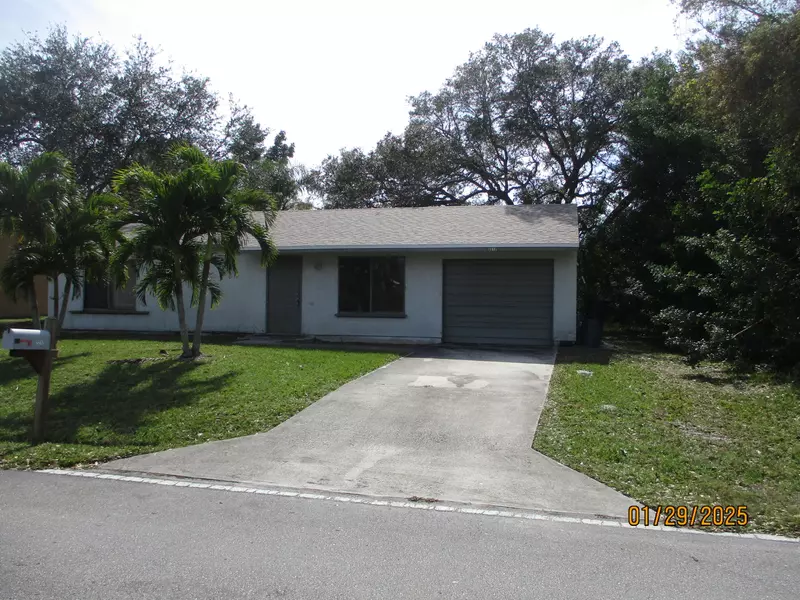 2212 SE Maslan AVE, Port Saint Lucie, FL 34952