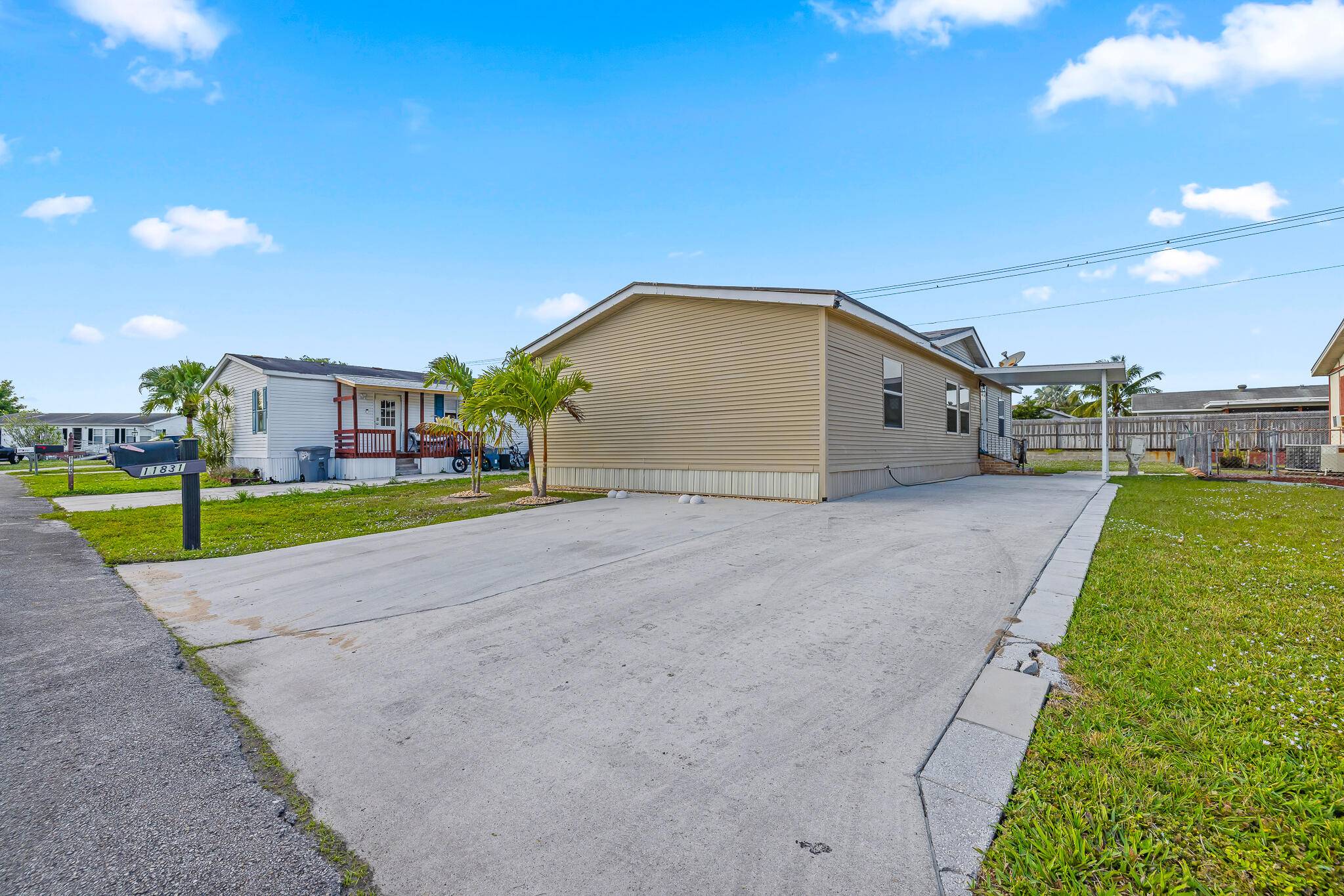 11831 Bay PL, Boca Raton, FL 33428