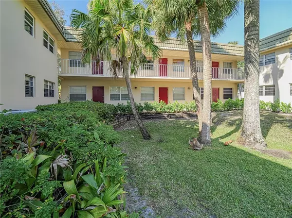 17 Vista Gardens TRL 206, Vero Beach, FL 32962