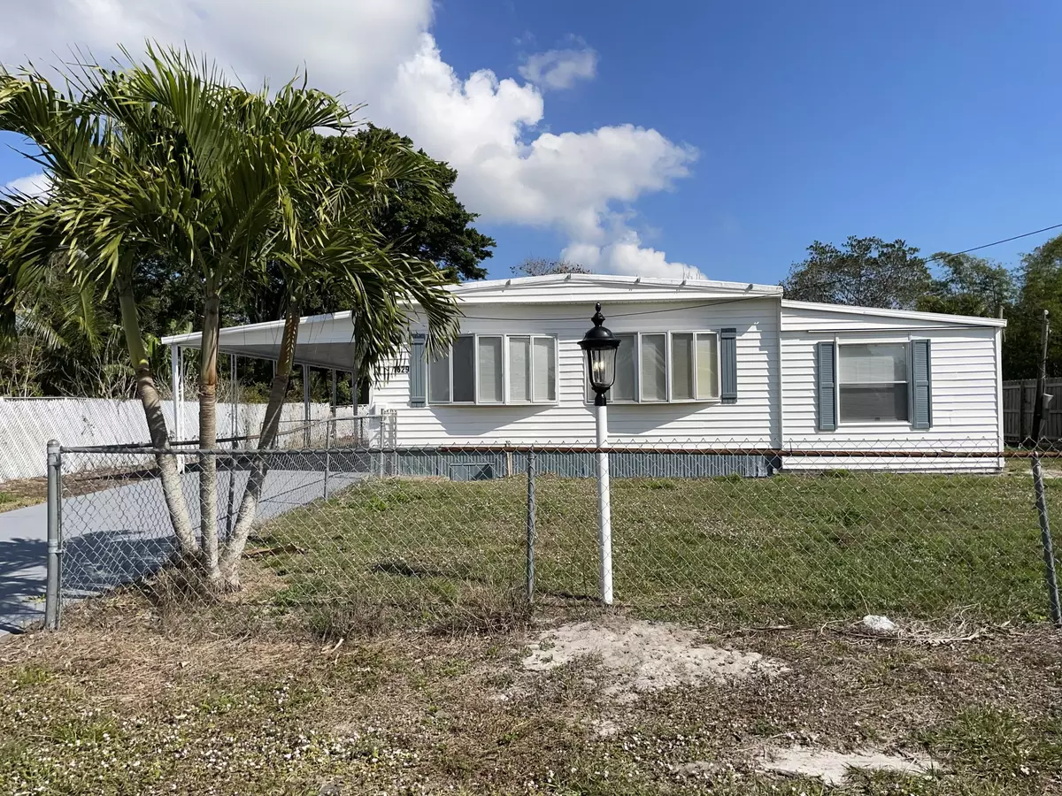 Stuart, FL 34994,1629 NE Seneca AVE