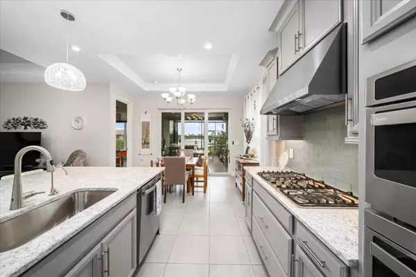 9597 SW Royal Poinciana DR, Port Saint Lucie, FL 34987