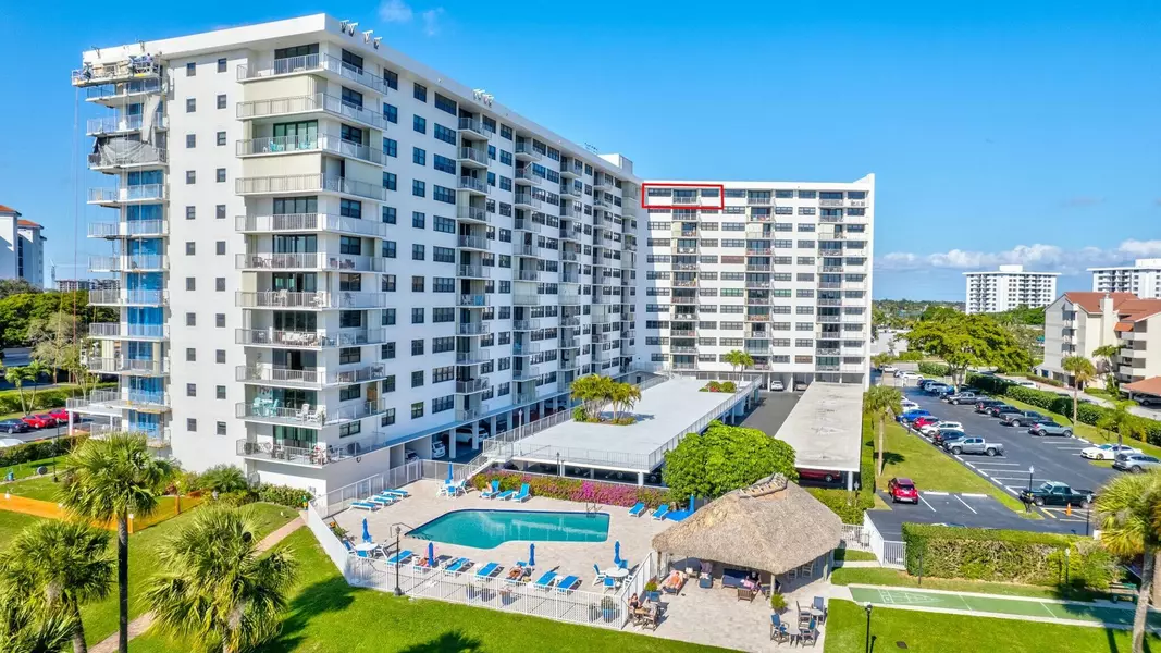 336 Golfview RD Ph #15, North Palm Beach, FL 33408