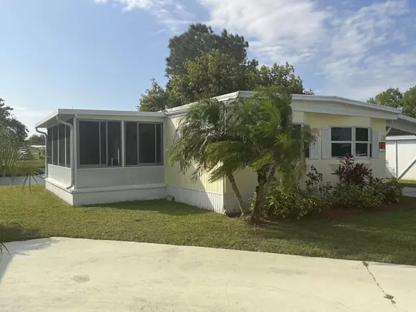 Port Saint Lucie, FL 34952,5 La Paloma
