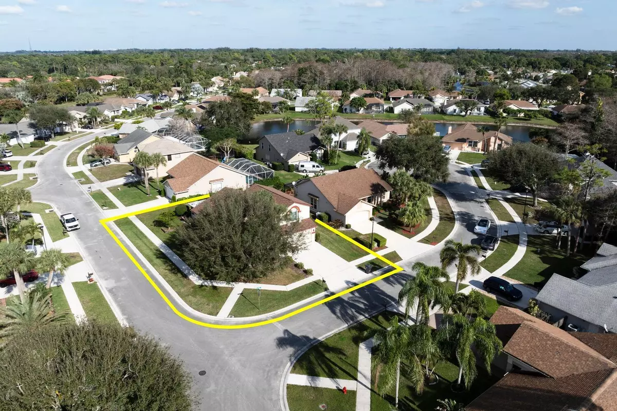 Lake Worth, FL 33467,9935 Pine Dust CT