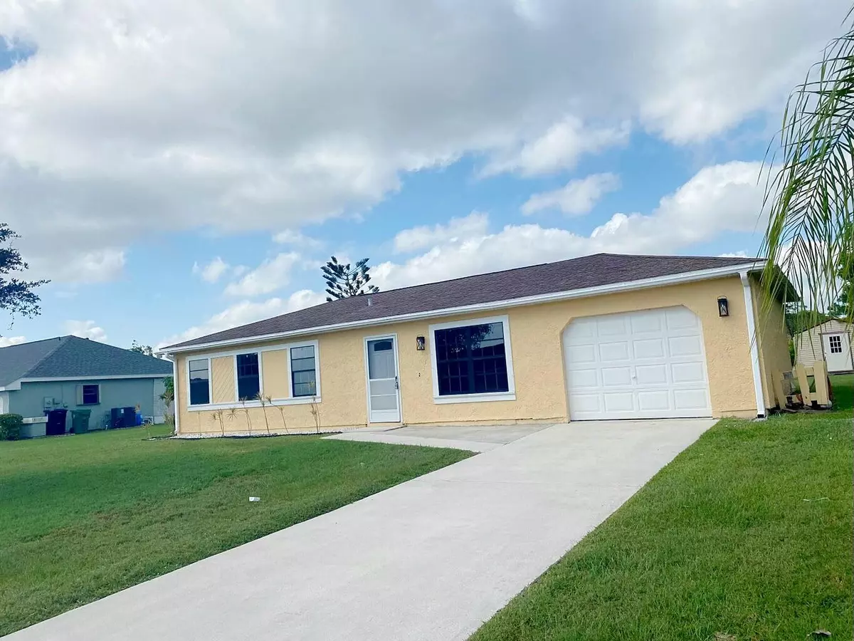 Port Saint Lucie, FL 34952,1332 SE Starklake CT