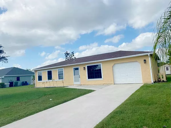 1332 SE Starklake CT, Port Saint Lucie, FL 34952