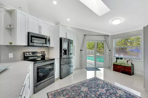 8855 NW 45th PL, Coral Springs, FL 33065