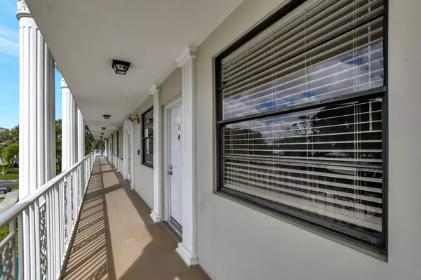 Boca Raton, FL 33433,6025 Balboa CIR 304